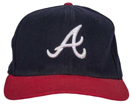 1995 Circa Greg Maddux Game Used & Signed Atlanta Braves Hat (J.T. Sports & Beckett)